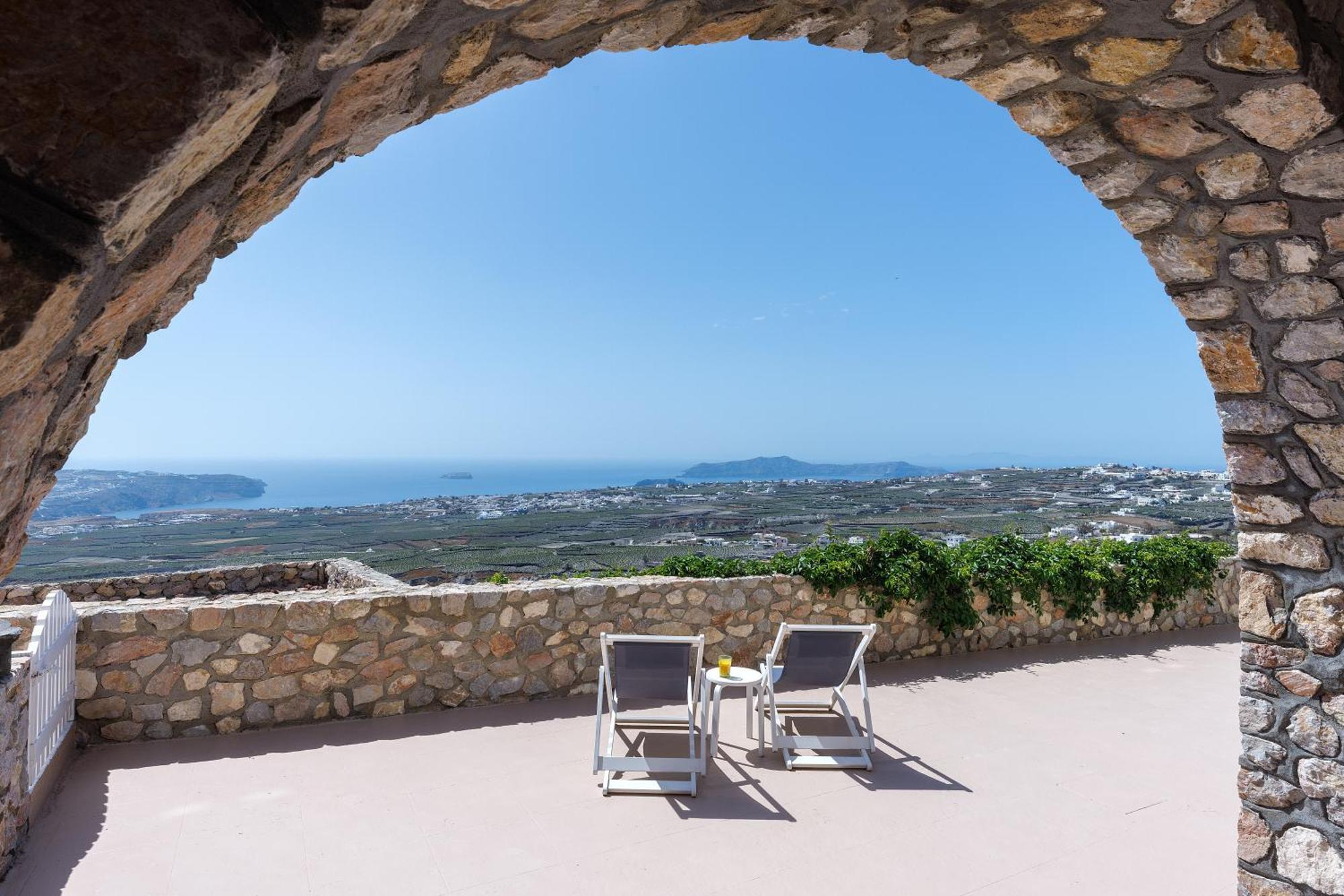 Zatrikion Santorini Villa Pyrgos Kallistis
